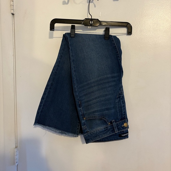 D. Jeans High Rise Kick Crop Jeans 6 - Picture 8 of 9